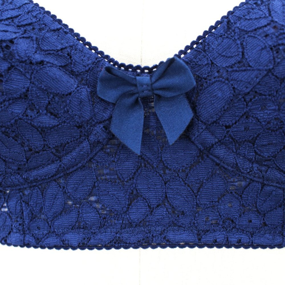 VTG 1970s Blue Lace Bra Sheer Floral Lingerie Adj. Hook Eye 28AB XS/S Unlined - Picture 8 of 8